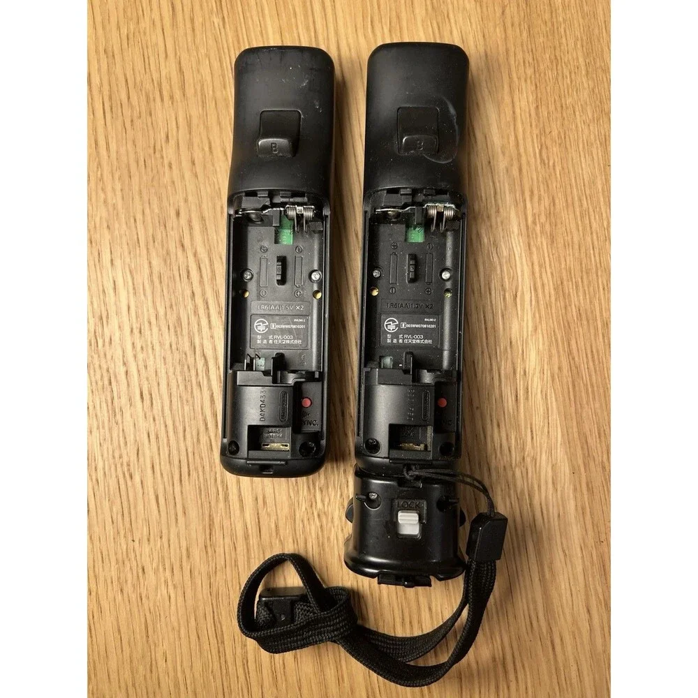 Nintendo Wii 2x Remote Controller , Nunchuck And Wii Sensor, 3x Case - UNTESTED